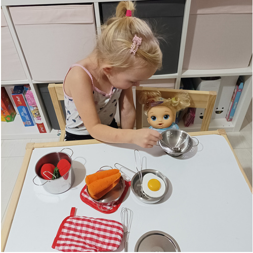 Bērnu virtuves piederumu komplekts. (23444)