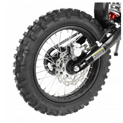 Bernu benzīna 4T motocikls 125CM3, 8.1ZS no HECHT (HECHT 51126red)