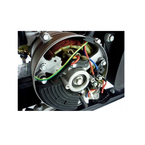 Vienfāzes benzīna ģenerators 3000W 12/230V no Kraft&Dele (KD141)