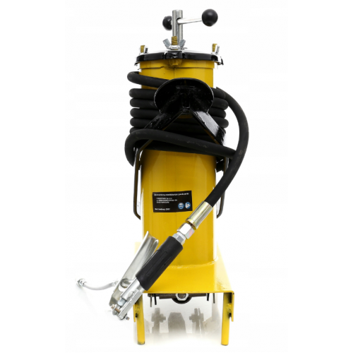 Kājām darbināms tauku pistoles 3 l, šļūtene 4 m + 2 uzgaļi Kraft&dele (KD1440)