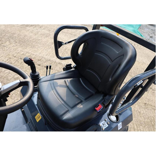 Frontālais mini iekrāvējs RIPPA RL06 ar Kubota D1105 dzinēju 24,7 ZS, EURO 5, kravnesība 700 kg (RL06)