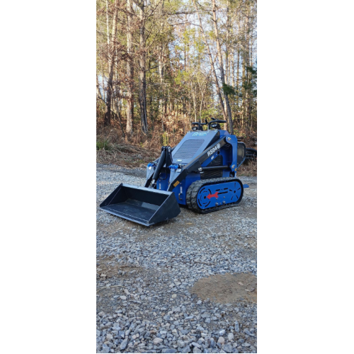 Mini iekrāvējs RIPPA RS04 ECO 1,0 t ar Briggs & Stratton XR2100 420 cm³ 13,5 ZS, kāpurķēžu, ar hidraulisko ātro sakabi un papildu hidrolīniju (RS04ECO-B&SXR2100)