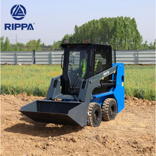 Mini iekrāvējs RIPPA RS07 PRO 670 kg, Kubota D1105 dzinējs 24,8 ZS (1123 cm³), EURO 5, slēgta kabīne, pilotvadības kursorsviras, kauss komplektā (RS07PRO)