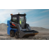 Mini iekrāvējs RIPPA RS07 PRO 670 kg, Kubota D1105 dzinējs 24,8 ZS (1123 cm³), EURO 5, slēgta kabīne, pilotvadības kursorsviras, kauss komplektā (RS07PRO)
