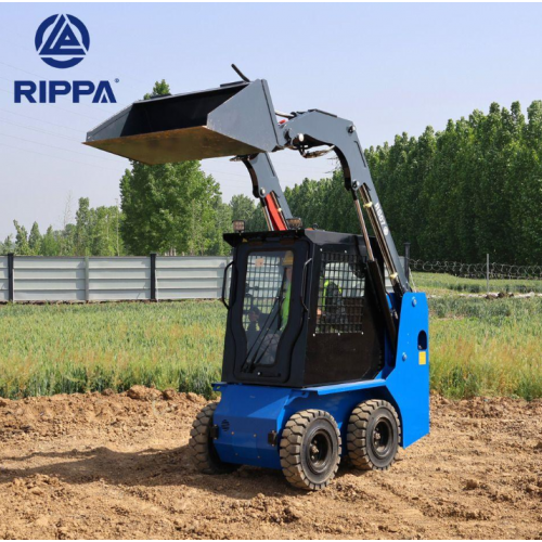 Mini iekrāvējs RIPPA RS07 PRO 670 kg, Kubota D1105 dzinējs 24,8 ZS (1123 cm³), EURO 5, slēgta kabīne, pilotvadības kursorsviras, kauss komplektā (RS07PRO)