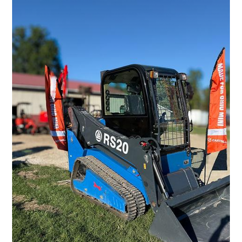 Gāpurķēžu mini iekrāvējs RIPPA RS20 PRO Kubota V2607 EFI 66,9 ZS, Stage V / EPA Tier 4, slēgta kabīne ar kondicionieri un apsildi, pilotvadība, kauss komplektā (RS20PRO)