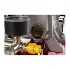 Gaisa kompresors 24L, 230V + 8 elementu komplekts dāvanā no Kraft&dele (KD400 + KD413)