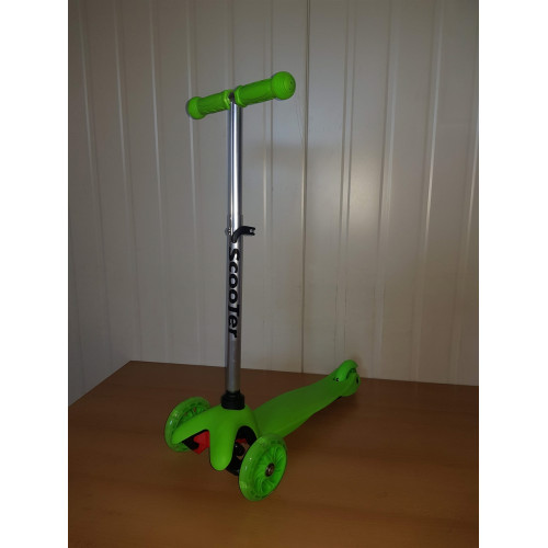 Trīsriteņu skrējritenis - balansieris +LED  (GG 4240/6)